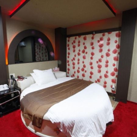 Hotel Queen Μπουσάν Εξωτερικό φωτογραφία